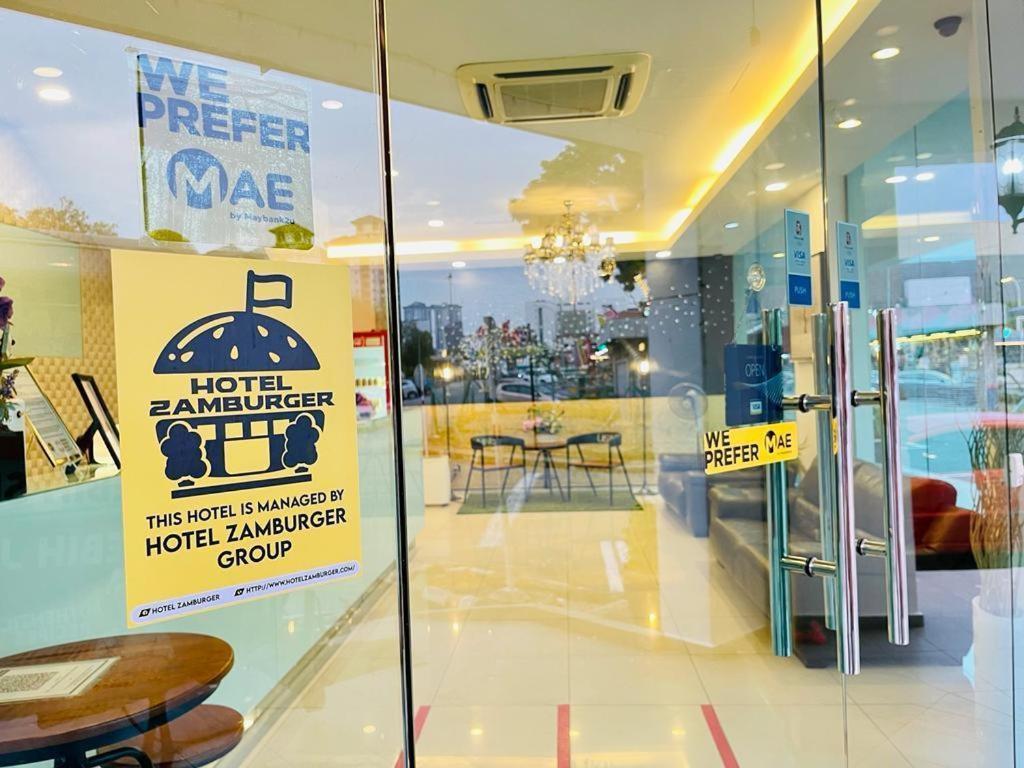 Hotel Zamburger Plaza Mahkota Malakka Dış mekan fotoğraf