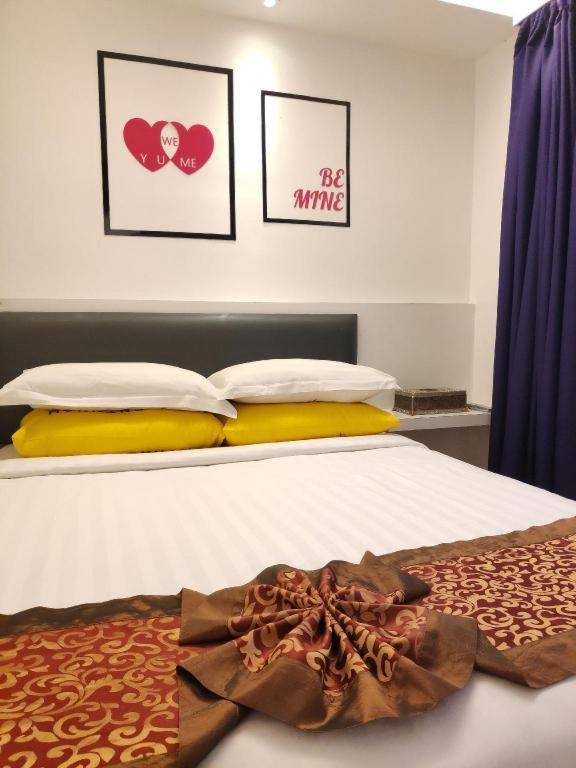 Hotel Zamburger Plaza Mahkota Malakka Dış mekan fotoğraf