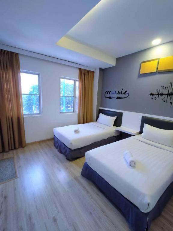 Hotel Zamburger Plaza Mahkota Malakka Dış mekan fotoğraf