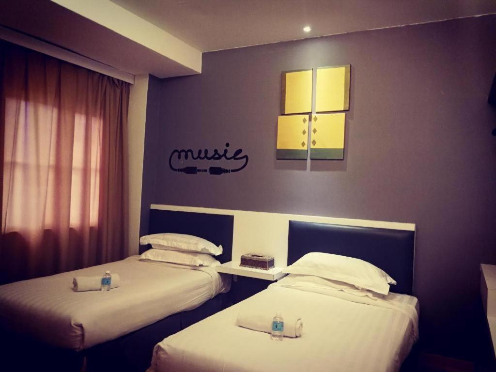 Hotel Zamburger Plaza Mahkota Malakka Dış mekan fotoğraf